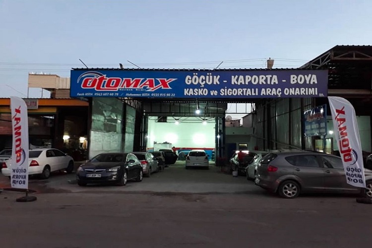 Otomax Göçük Onarım, boyasız göçük düzeltme alanında uzman kadrosuyla, aracınızın hasarlarını profesyonelce onarır. Modern ekipman ve yenilikçi tekniklerle, aracınızı orijinal görünümüne kavuşturuyoruz. Hızlı, kaliteli ve güvenilir hizmet sunuyoruz.